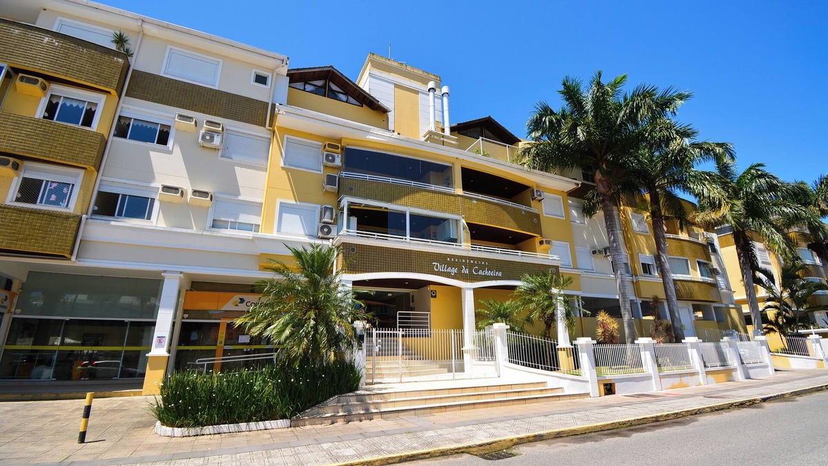 Jurere Internacional Apartment | Waterfall Village 200m from the Sea