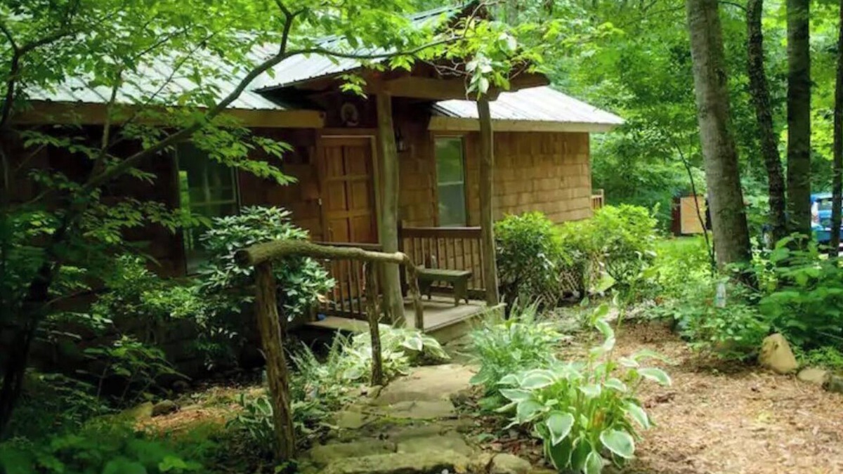 Swannanoa Cottage | Waterfall Cottage near Asheville, North Carolina