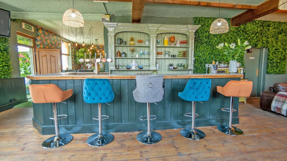 Coelbren House | Waterfall Country Escape, Brecon Beacons Sleeps 19