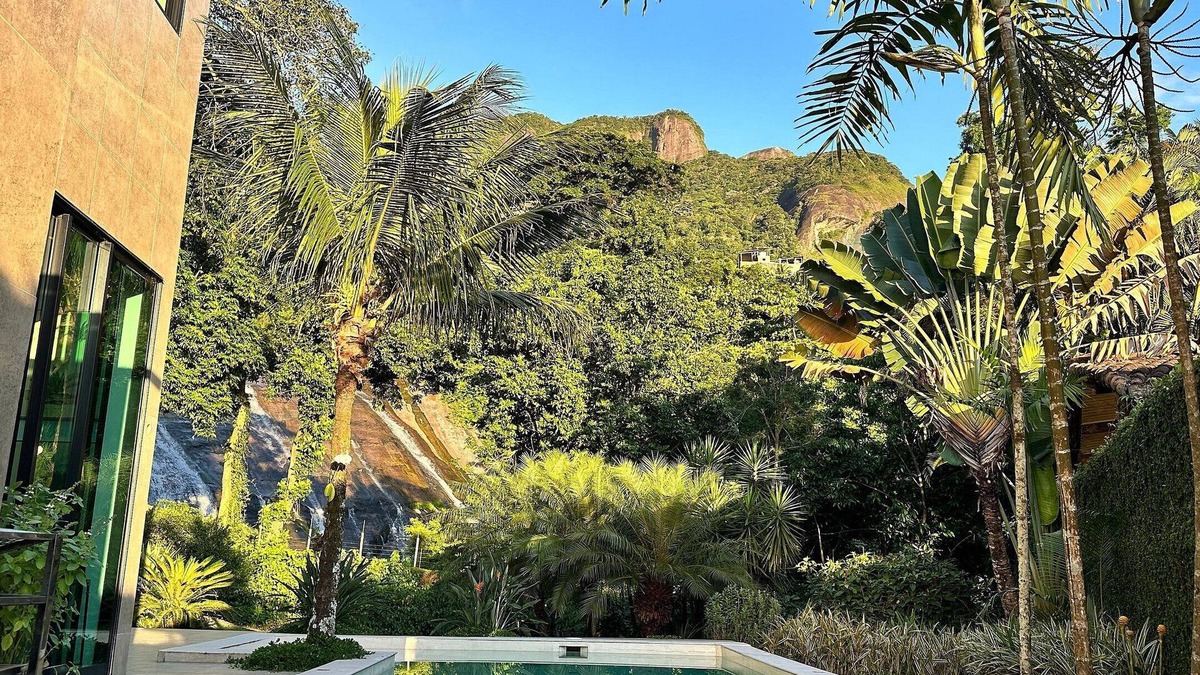 Itanhanga House | Waterfall House 05 Bedrooms #RJ167 Home Vacation rentals, photos and advertising Luxury Brazil