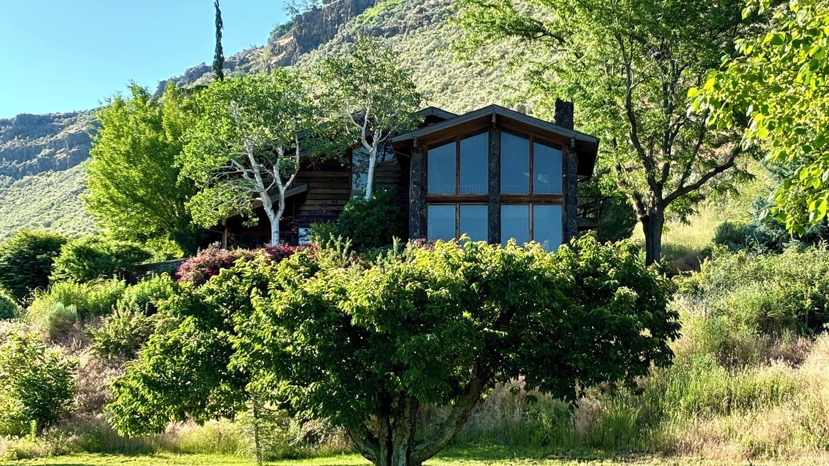 Filer House | Waterfall House, in the Snake River Canyon