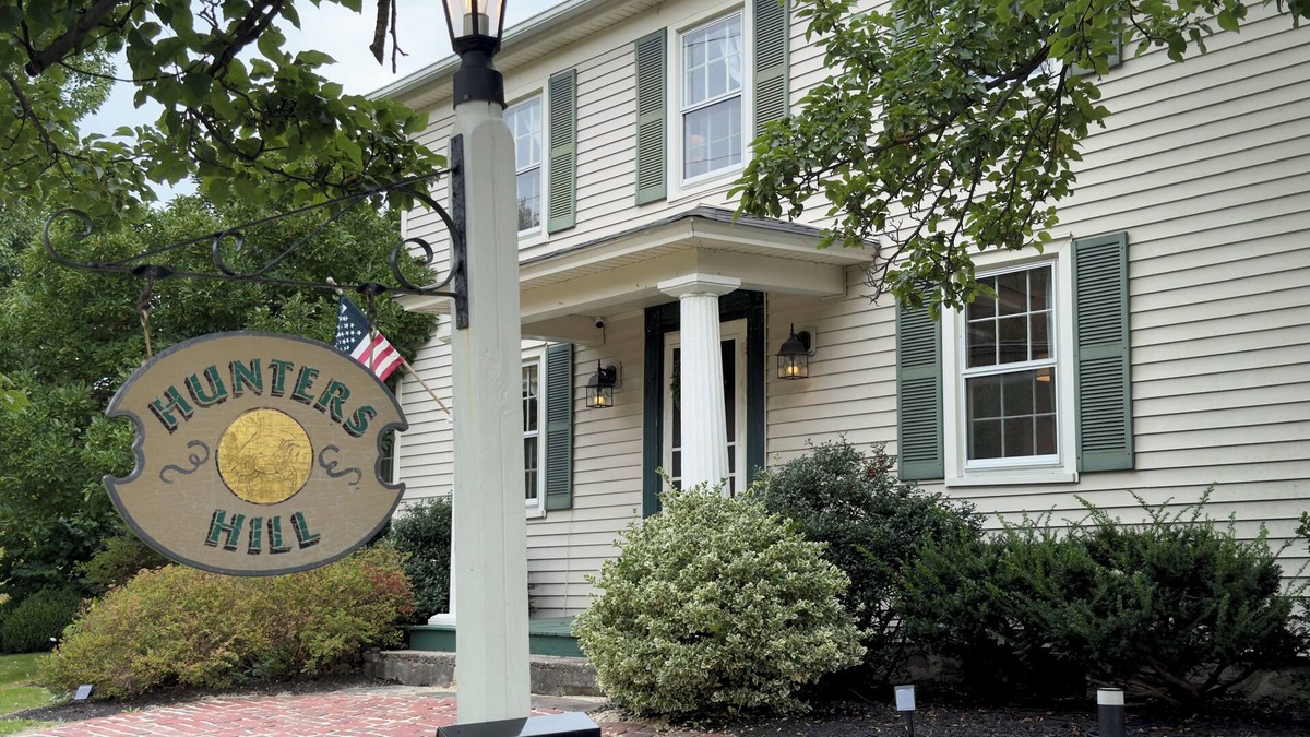 Bristol Hills House | Waterfall Retreat: Hot Tub, Pickleball, Fire Pits