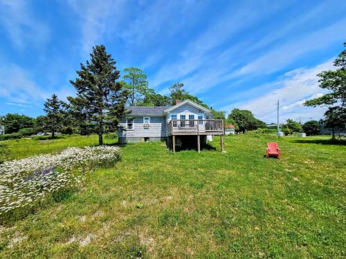 Prospect Harbor House | Waterfall Sea Cottage Family fire pit waterfront sleeps 4