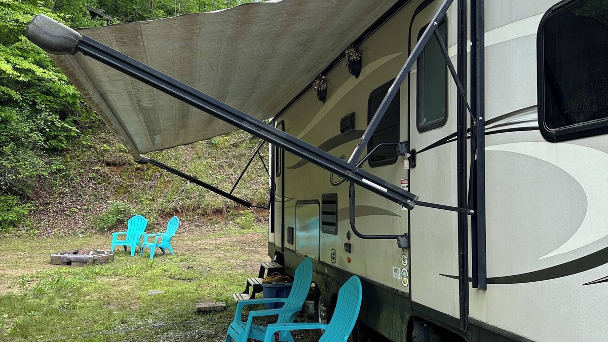 Pickens House | Waterfall view cozy camper