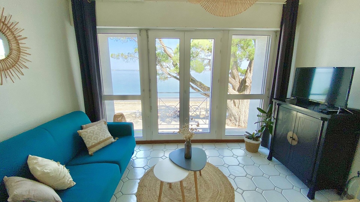 Saint-Trojan-les-Bains Apartment | Waterfront apartment on the Ile d'Oléron