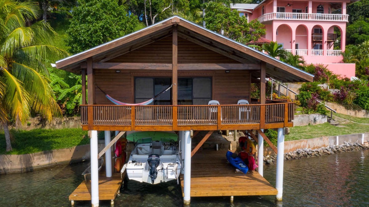 Jonesville House | Waterfront 1 Bedroom Boat House, South Shore - Kayak, Snorkel, Dive, Pool, Wi-fi