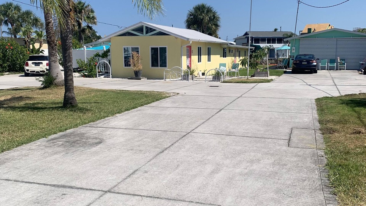 Hudson Beach Estates Cottage | Waterfront 1 bed! Bath