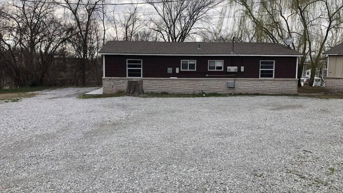 Grove Cabin | Waterfront 1 Bedroom/Cabin J/New Remodeled