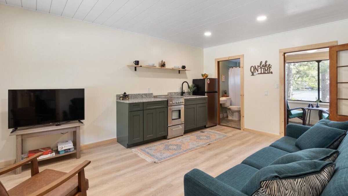 Holderness House | Waterfront 2 bed 2 bath rental (Suite 2)