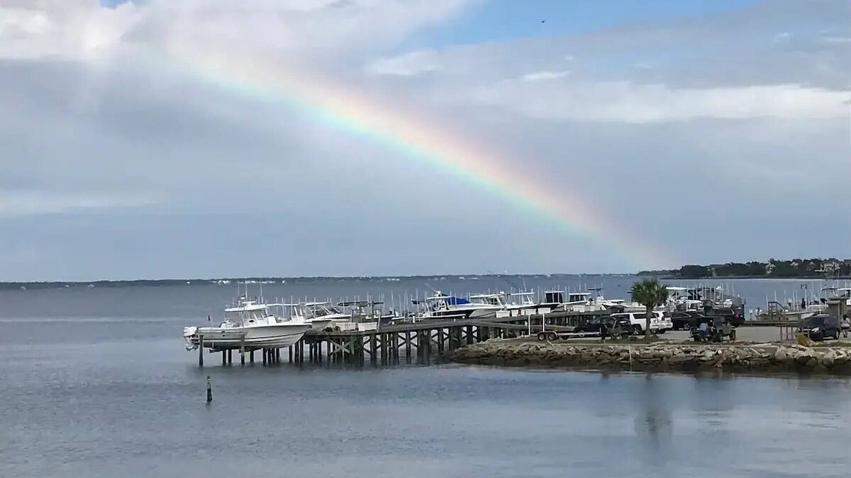 Salter Path House | Waterfront 2-bedroom SF house at the NC coast. Pet friendly w/views of sound.