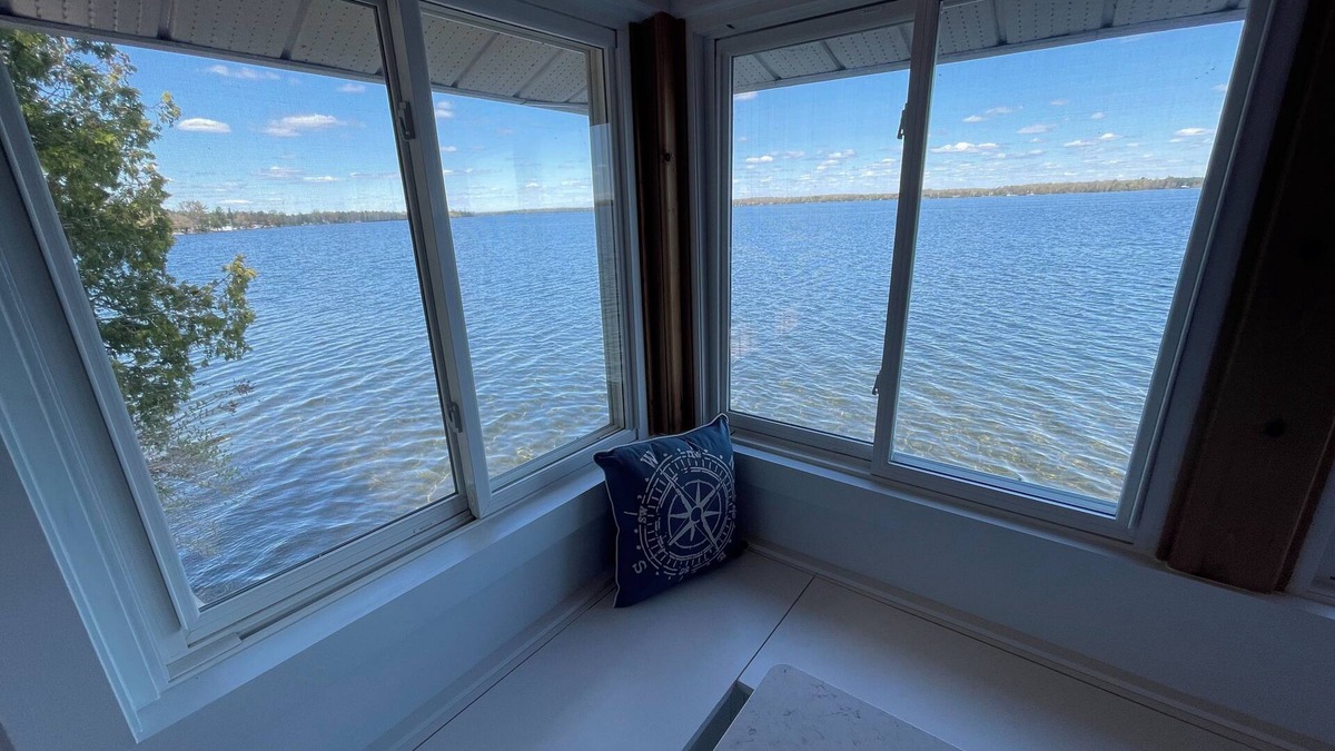Victoria Road Cabin | Waterfront 2-bedroom boathouse in Kirkfield with WiFi and AC