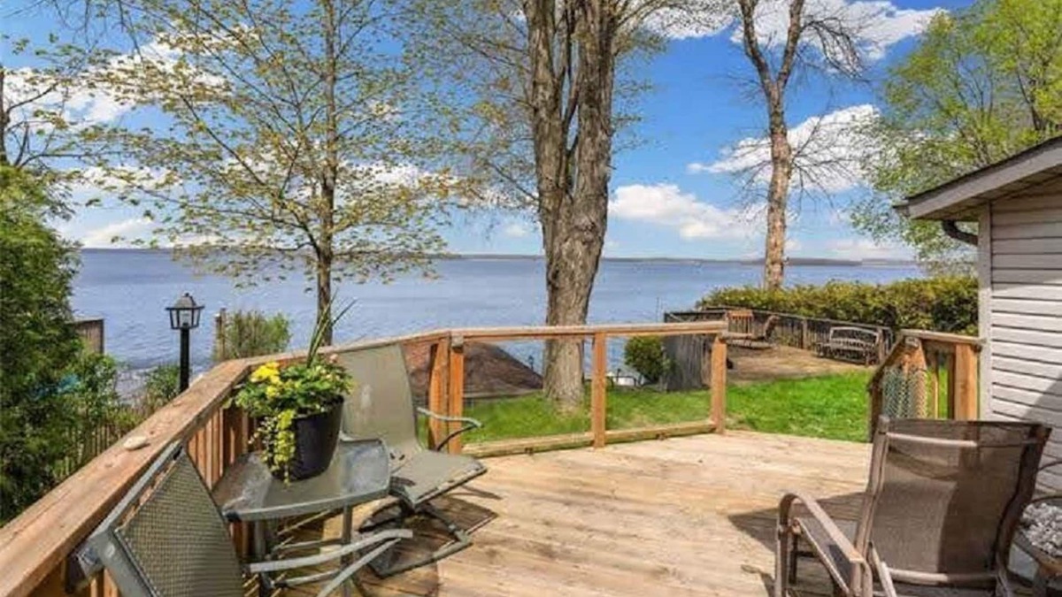 Roseneath Cottage | Waterfront 2 bedroom cottage