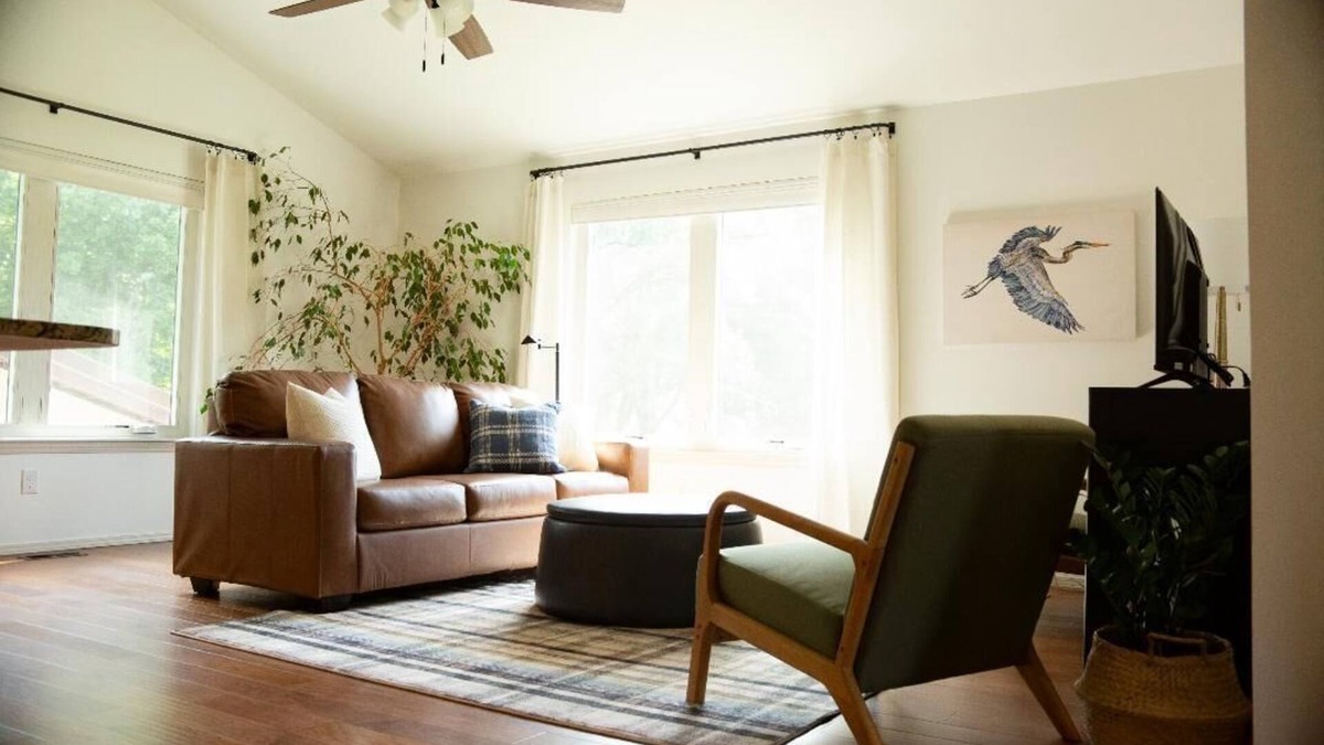 Noel House | Waterfront 2-bedroom house in Noel on the Elk River