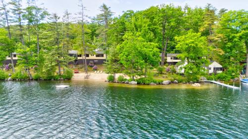 Holderness House | Waterfront 2 bedroom on Squam (unit 12)