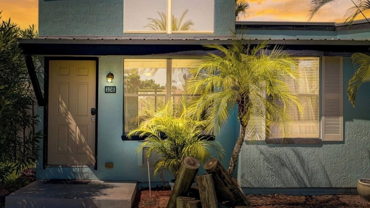 New Smyrna Beach Condo | Waterfront 2BR/1BA Fully Furnished Condo in New Smyrna Beach w Private Boat Slip