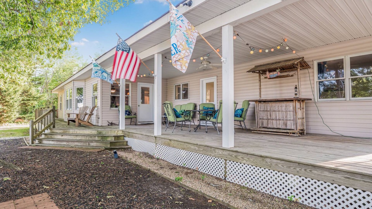 Wicomico Church House | Waterfront 4 Bed 3 Bath Sleeps 8 - Free River Cruise with Week Long Rental