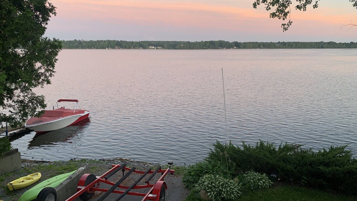 Consecon House | Waterfront 4 Bedroom Home With Spectacular Views