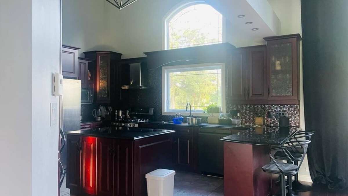 Gatineau House | Waterfront 4-bedroom house 25mins from downtown Ottawa