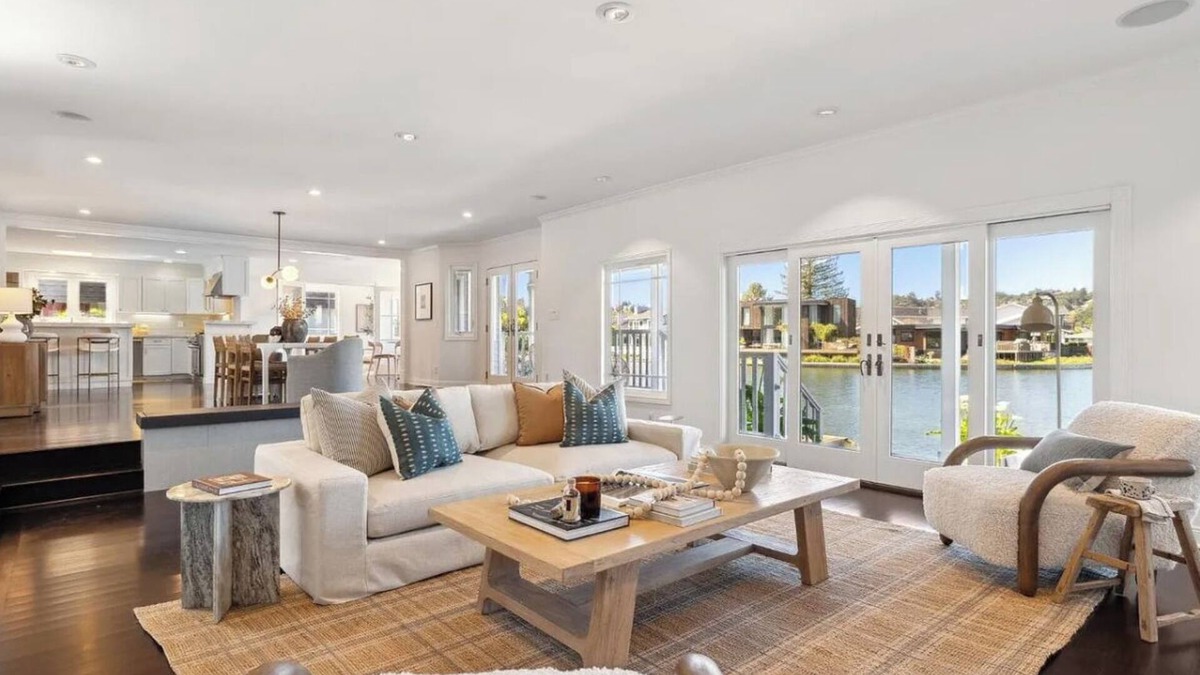 Larkspur House | Waterfront 4-bedroom house on Larkspur Lagoon with Wi-Fi and AC