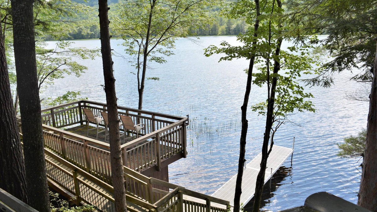 Grantham House | Waterfront 5 bedroom home on Stocker Pond with Dock
