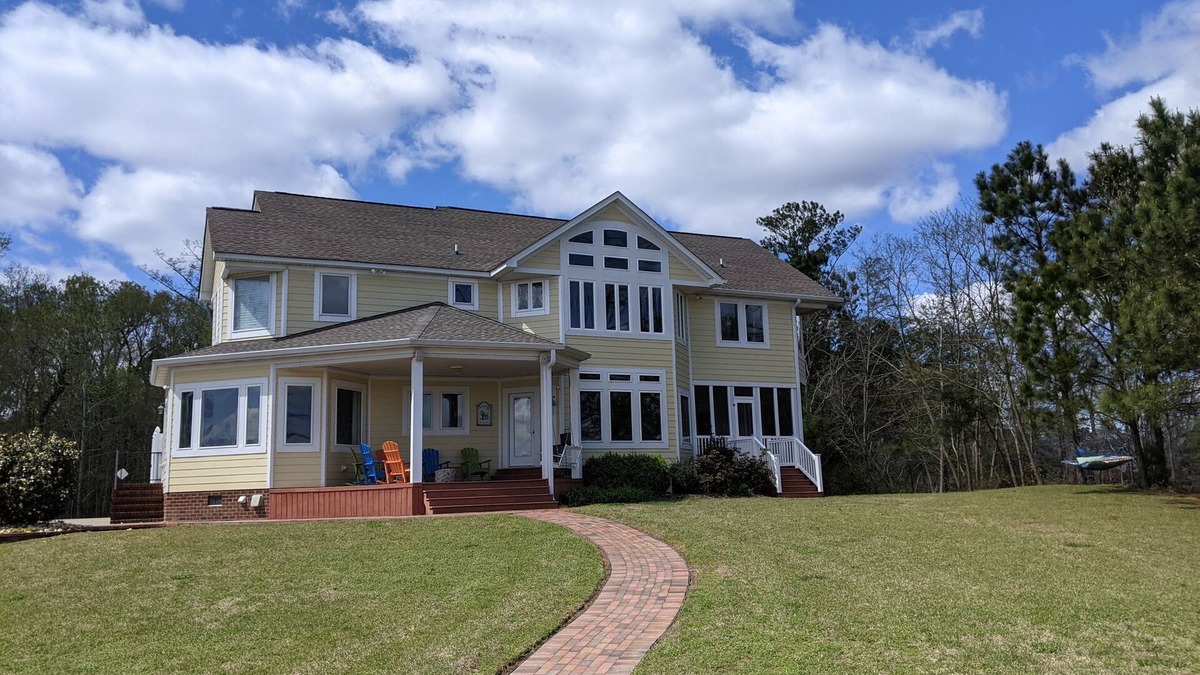 Snug Harbor House | Waterfront! Across from Links @ Albemarle. Great for golfers, families & more!