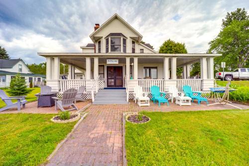 Oden House | Waterfront Alanson Cottage with Dock and Lake Access!