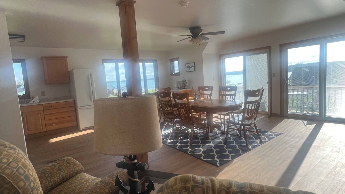 Barbeau Apartment | Waterfront and freighter views with optional dock space