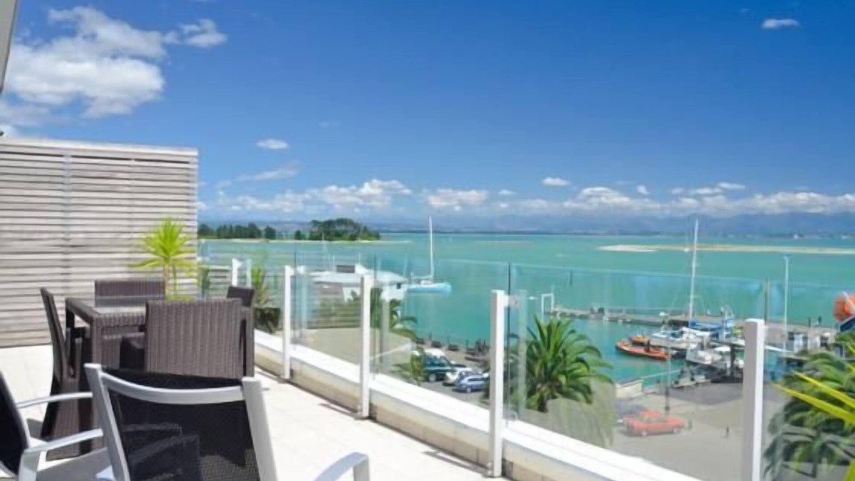 Stepneyville Apartment | Waterfront apartment on Nelson's seafront