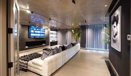 Chelsea Harbour Apartment | Waterfront Apartment in Chelsea Harbour