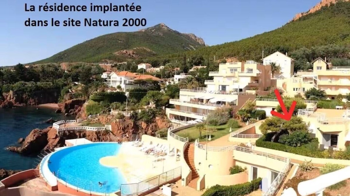 Le Trayas Apartment | WATERFRONT, APT. 55m² SEA VIEW + SOUTH TERRACE-GARDEN of 45m² + SWIMMING POOL