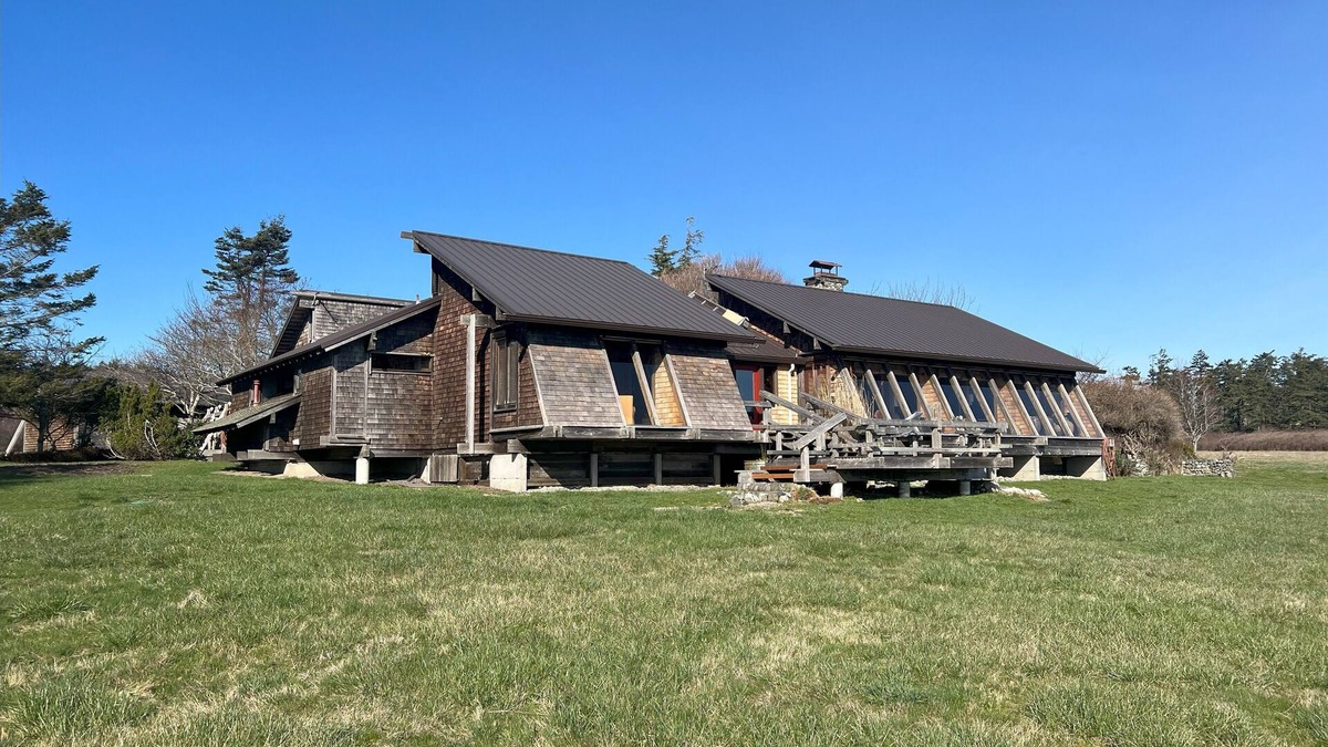 Coupeville House | Waterfront Architectural Gem on Acreage w/Hot Tub
