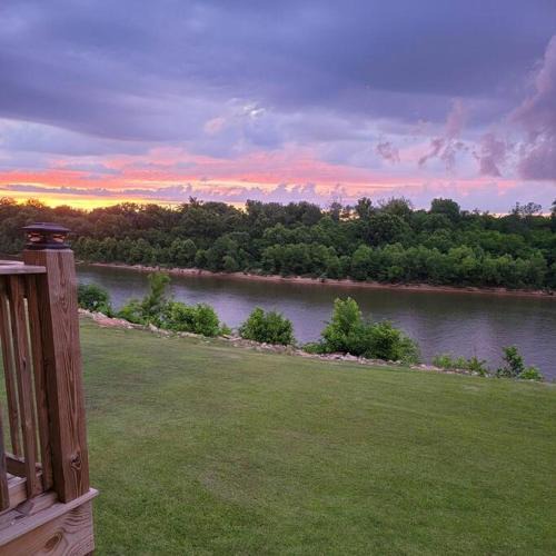 Elrod House | Waterfront Bama Getaway-20 min to UA