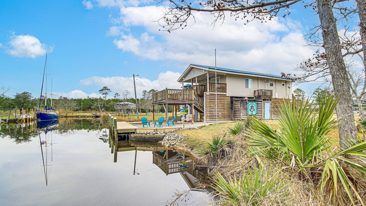 Shoreline Park House | Waterfront Bay St Louis Home w/Private Dock!