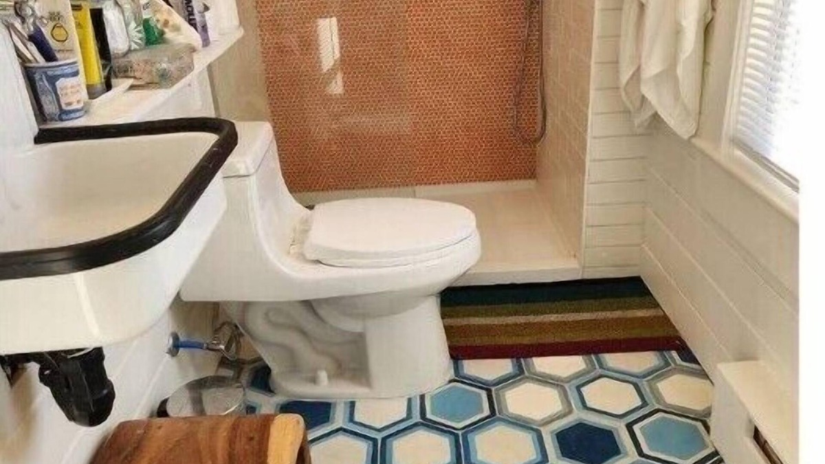 Charlestown House | Waterfront Beach House Bungalownn