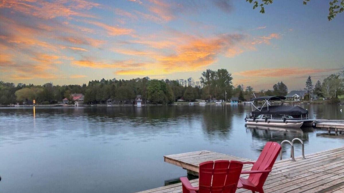 Brockton Cottage | Waterfront Bliss: Firepit & BBQ Cottage R