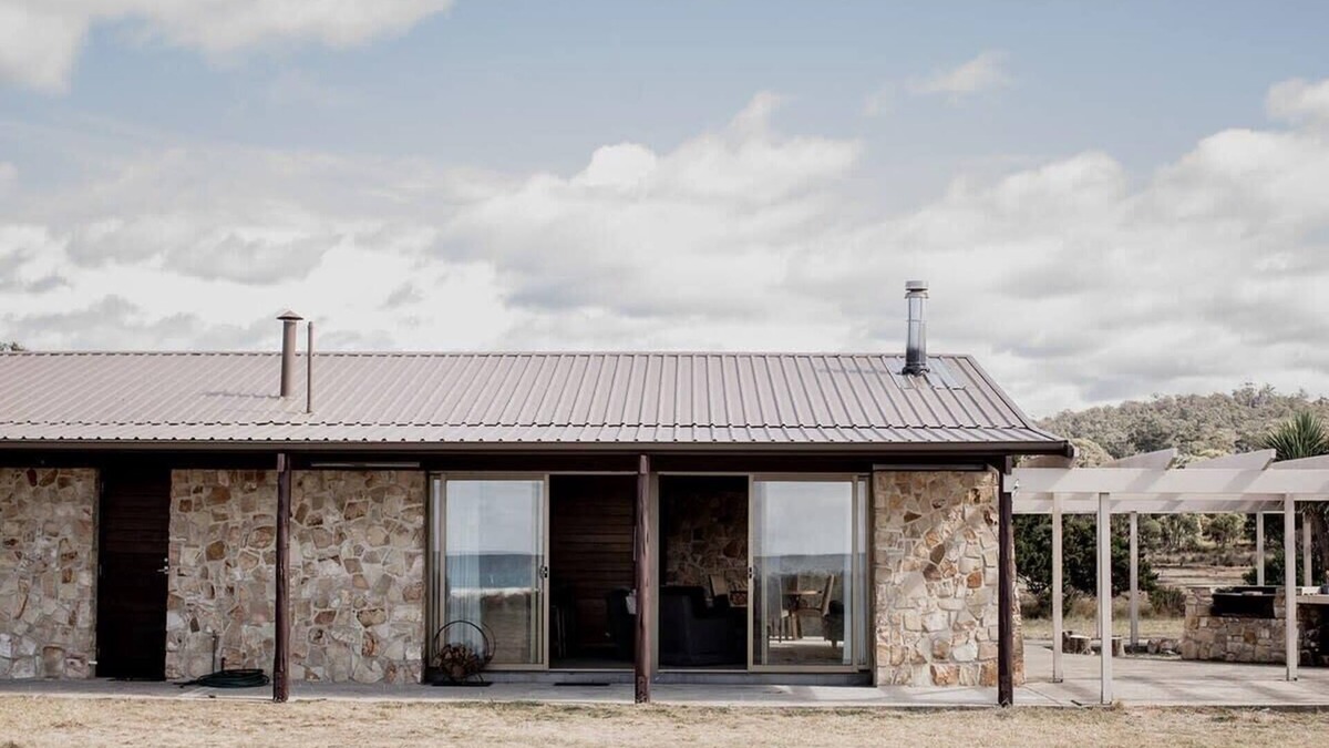 Glamorgan-spring Bay Council House | Waterfront Boltons Beach Cottages - room for 8