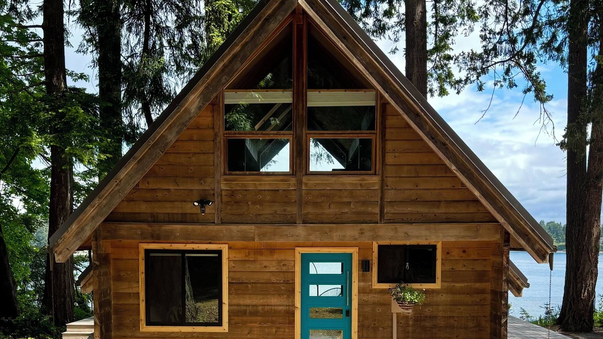 Vashon Island Cabin | Waterfront Burton Loop - The Very Best Of Vashon, cozy cabin with a harbor view.