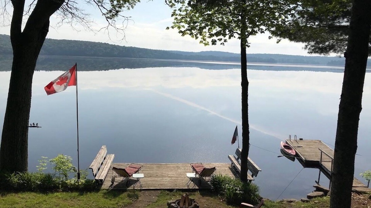 Algonquin Highlands Cottage | Waterfront Cottage on Halls Lake