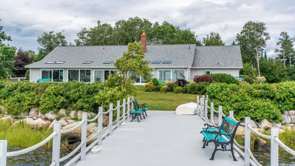 Musquodoboit Harbour House | Waterfront LUXURY Guesthouse + Spa Amenities, near Martinique Beach