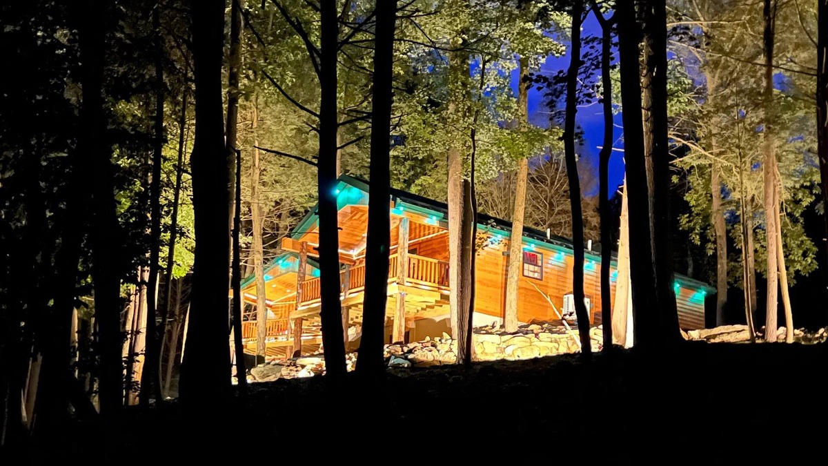 Harrisonville Cabin | WATERFRONT CABIN PRIVATE BEACH HOT TUB FIRE RING FISH HIKE KAYAK