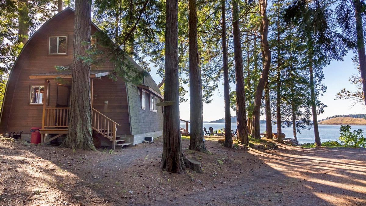 Roche Harbor Cabin | Waterfront Cabin near Roche Harbor! (Elephant House)