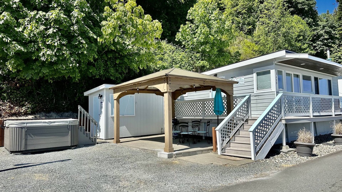 Camano Island Cottage | Waterfront Cabin on Camano Island with hot tub and outdoor patio.
