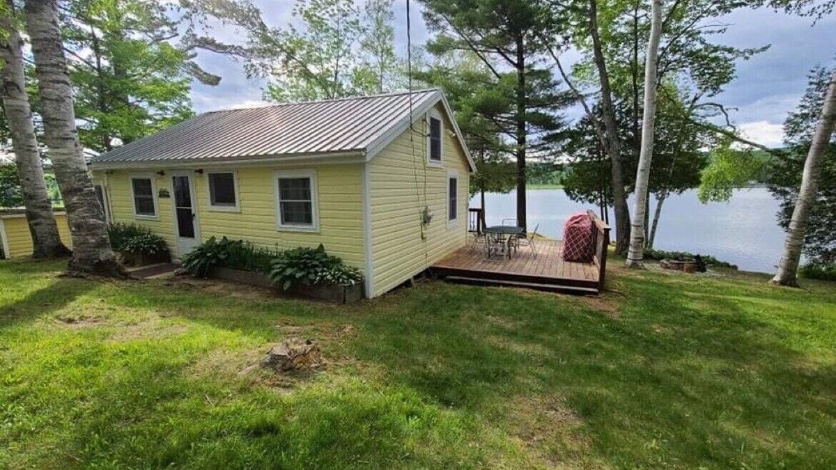 Dexter Cabin | Waterfront Cabin on Quiet Lake