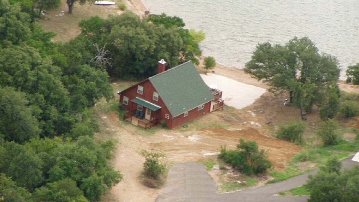 Buchanan Dam House | Waterfront Cabin on Lake Buchanan