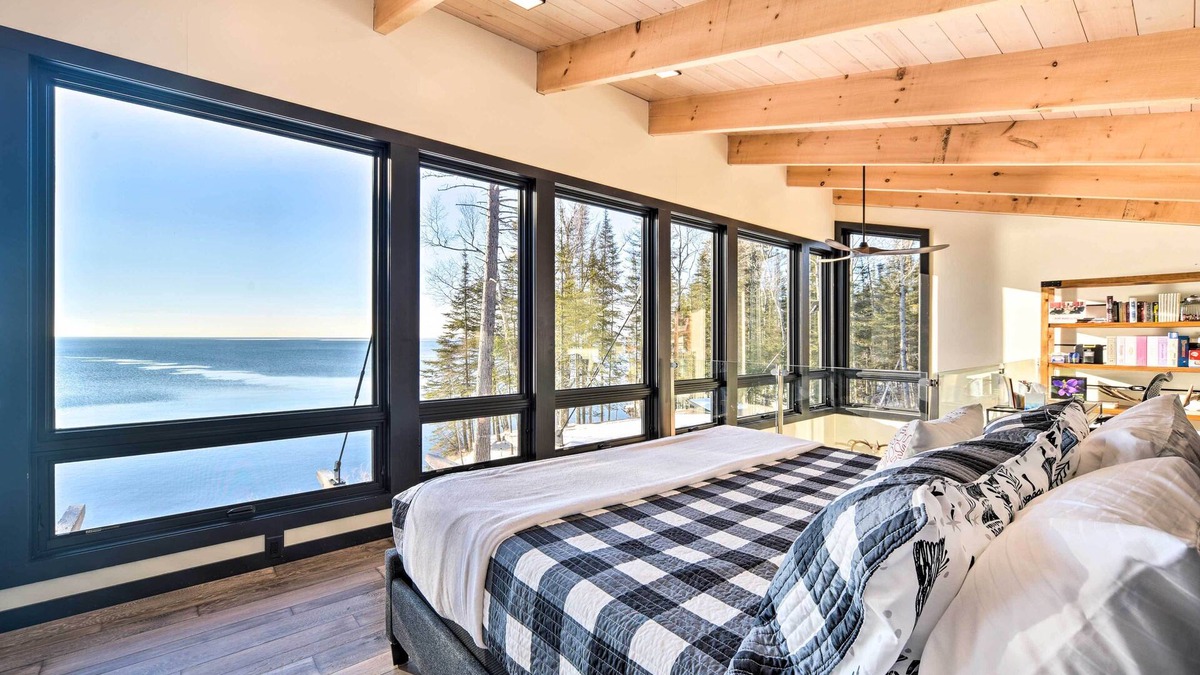 Two Harbors Cabin | Waterfront Cabin on Lake Superior w/Fire Pit