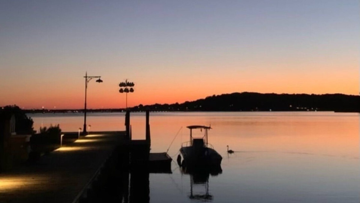 Rumson Cottage | Waterfront carriage house Navesink - Sandy Hook Beach - Hartshorne Woods