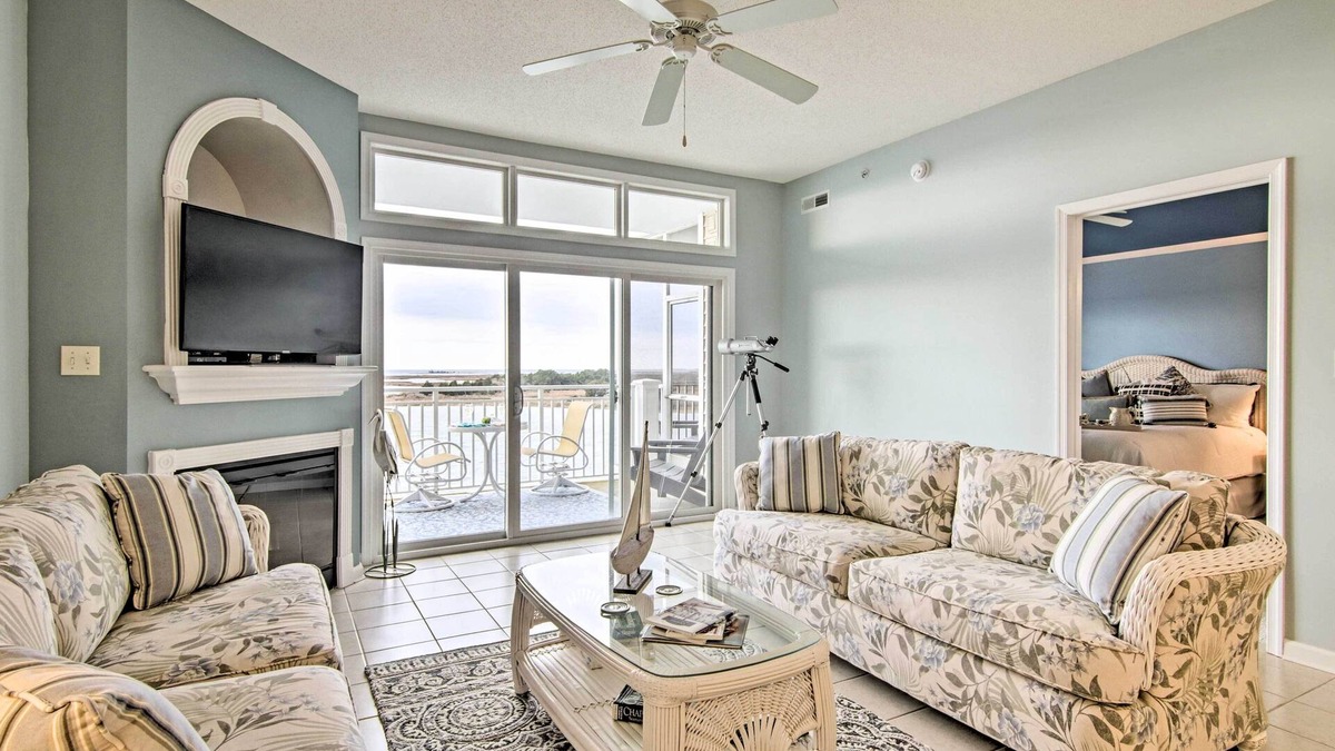 Crisfield Condo | Waterfront Chesapeake Bay Condo w/Boat Slip!