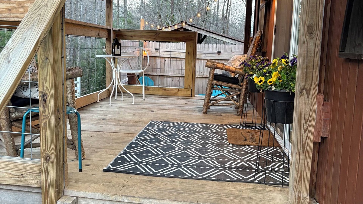 Spruce Pine House | Waterfront Collin’s cabin