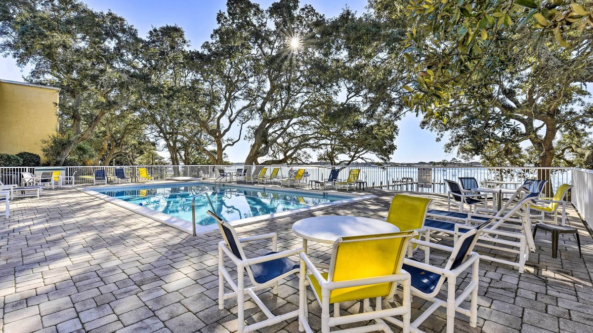 Mary Esther Condo | Waterfront Community w/Perks: Mary Esther Condo