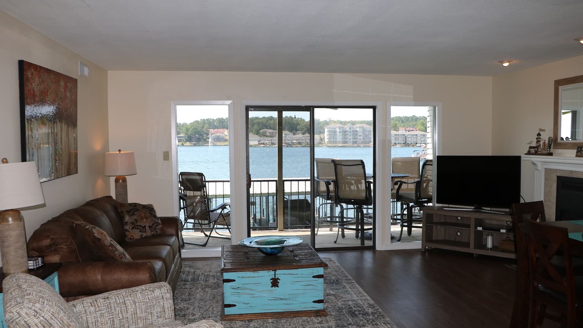 Lake Hamilton Condo | Waterfront Condo, Great Views, and Great Location.
